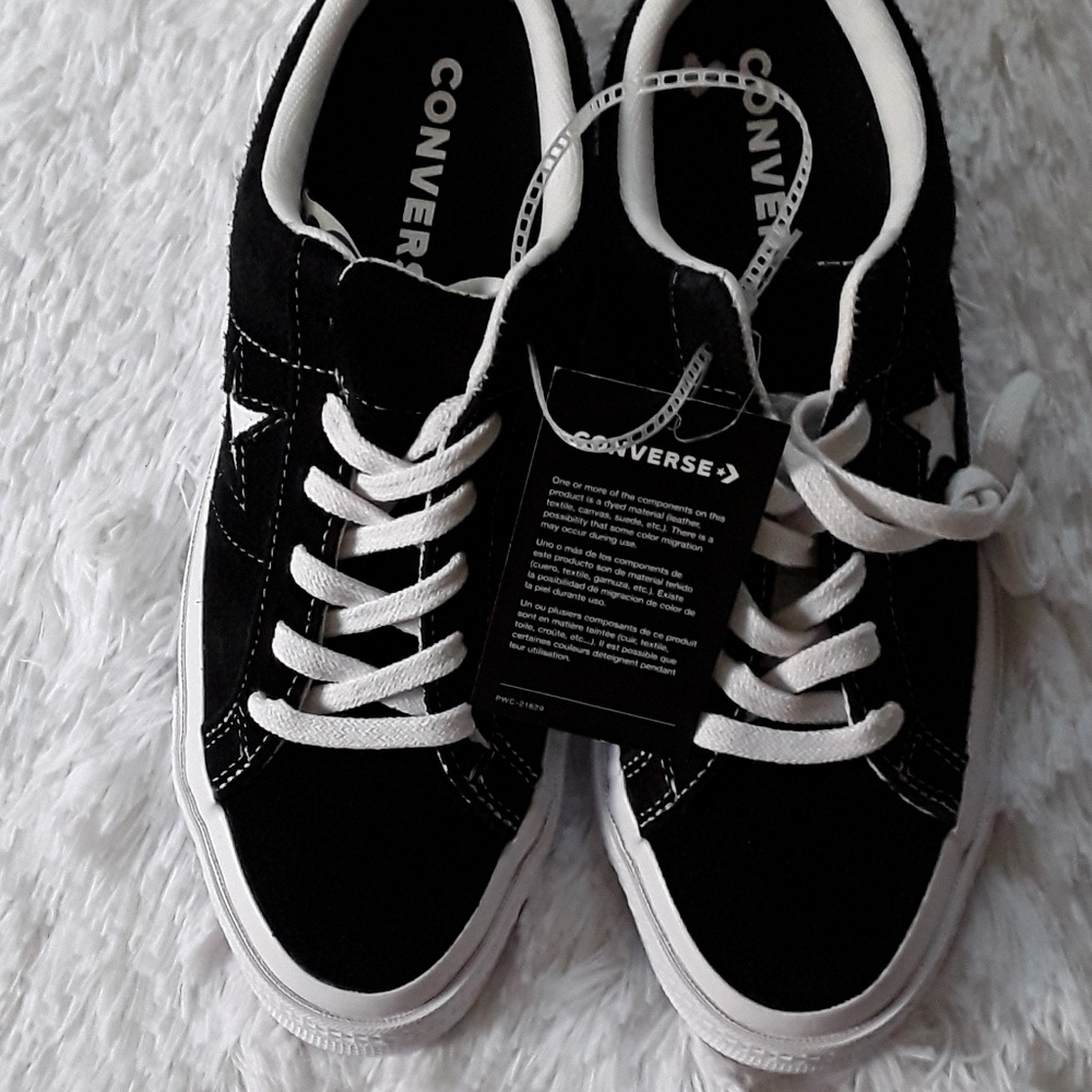NWT Converse Womans Slip On Sneakers Size 8
